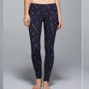 Lululemon Wunder Under tight 8